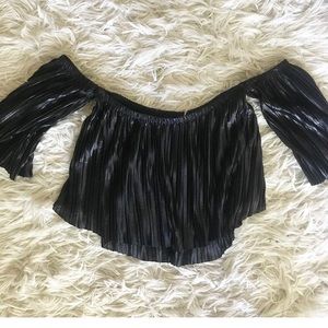Black off the shoulder crop top-boutique